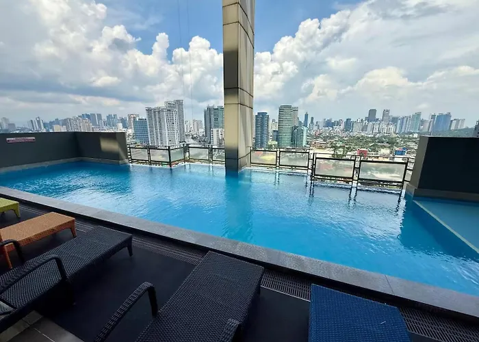 Poblacion - Infinity Pool, 600mbps Wifi Apartment