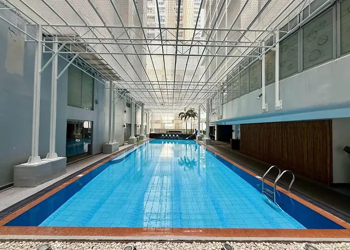 Poblacion - Infinity Pool, 600mbps Wifi Manila